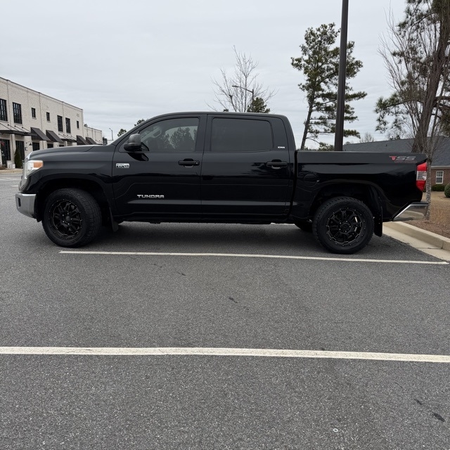 Toyota Tundra  2014