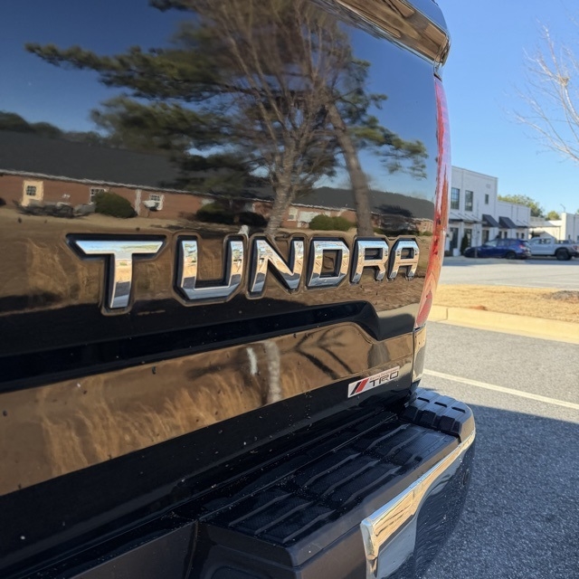 Toyota Tundra  2017