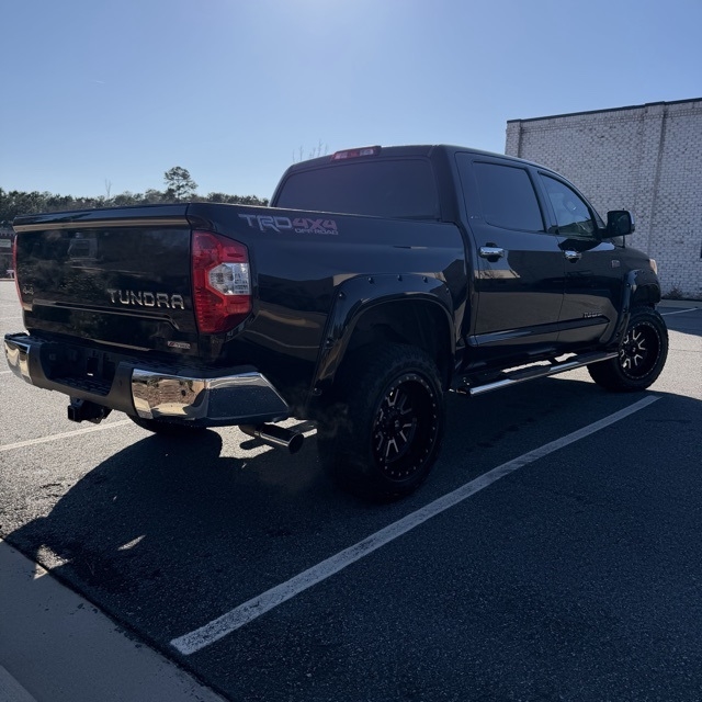 Toyota Tundra  2017