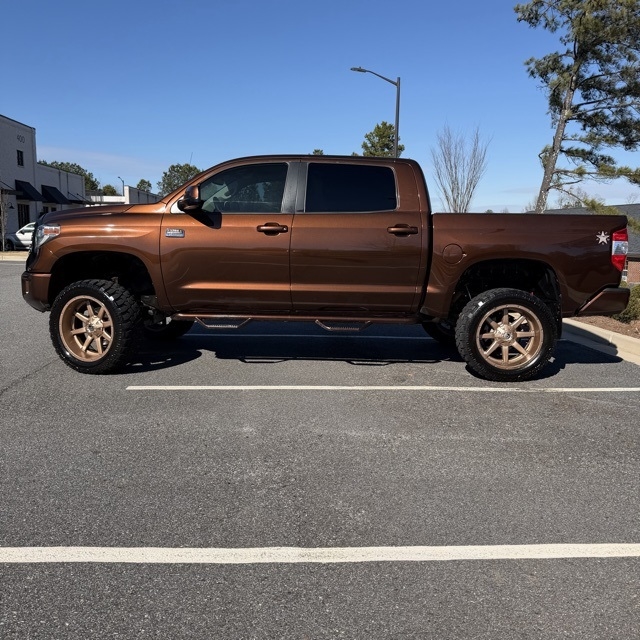 Toyota Tundra  2015