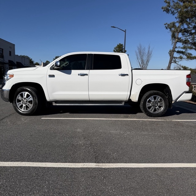 Toyota Tundra  2016