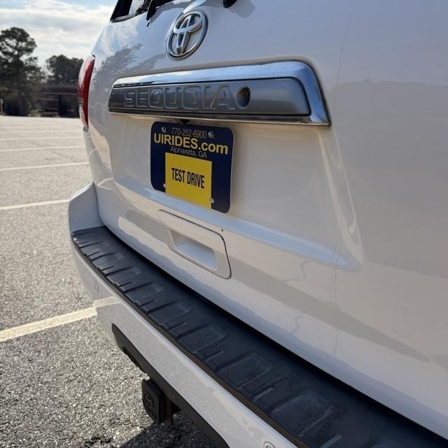 Toyota Sequoia  2012