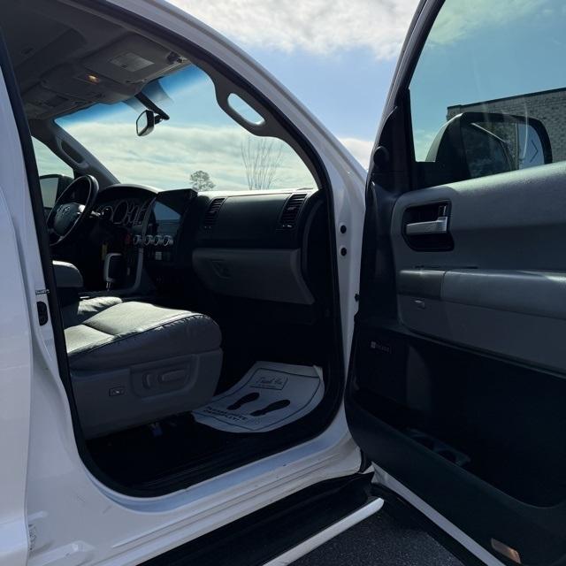 Toyota Sequoia  2012