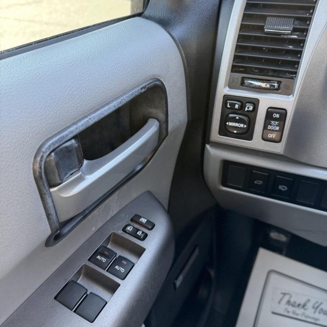 Toyota Sequoia  2012