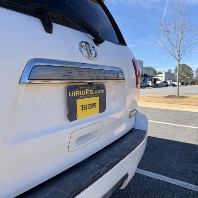 Toyota Sequoia  2010