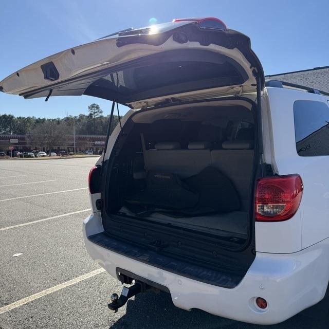 Toyota Sequoia  2010