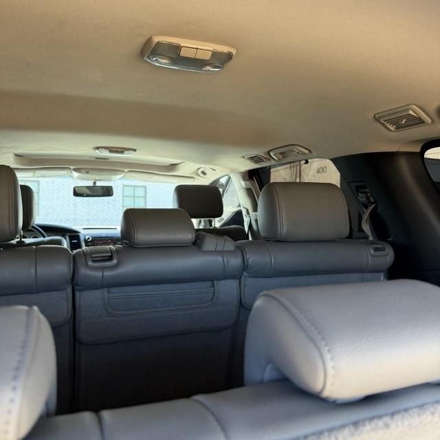 Toyota Sequoia  2010