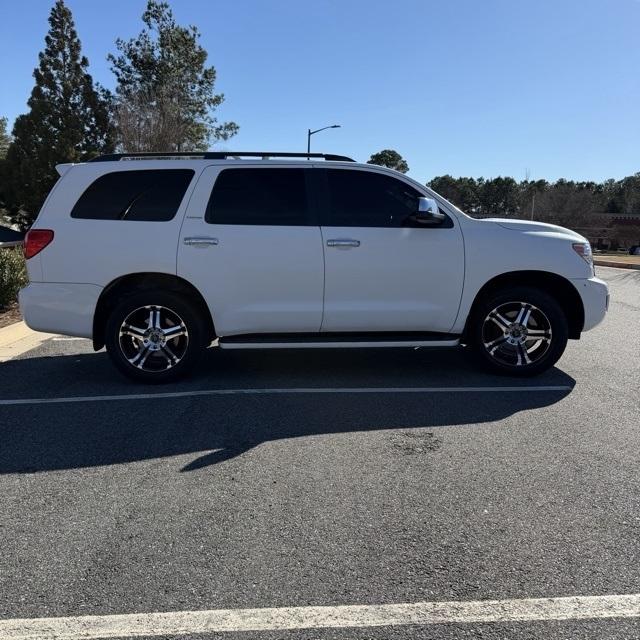 Toyota Sequoia  2010