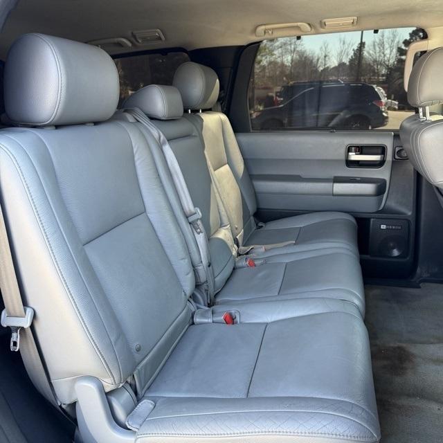 Toyota Sequoia  2010