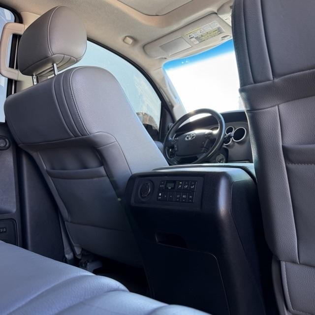 Toyota Sequoia  2010