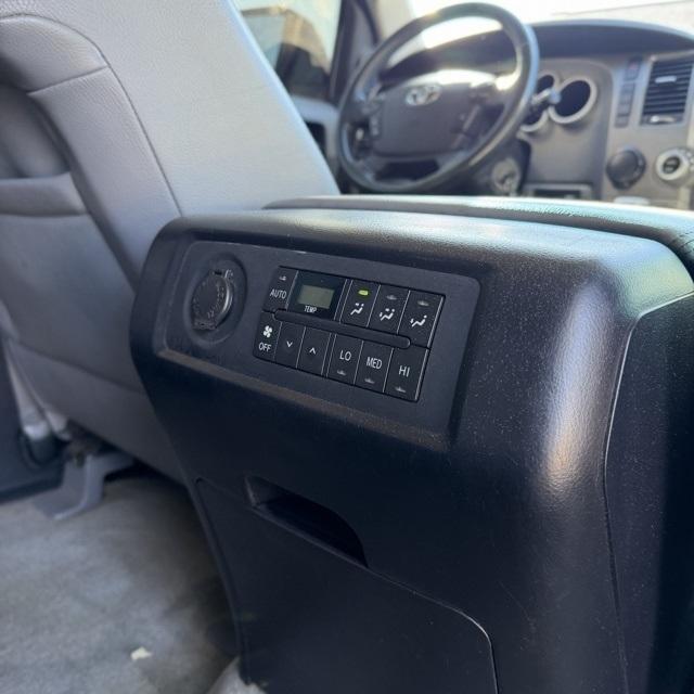 Toyota Sequoia  2010