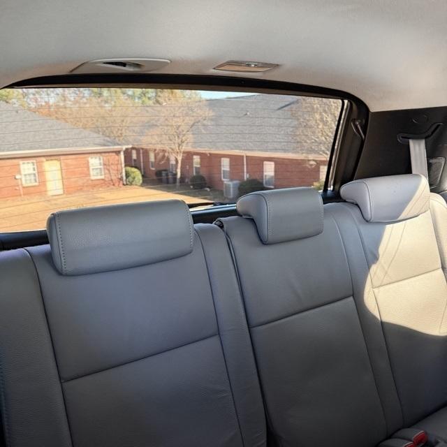 Toyota Sequoia  2010