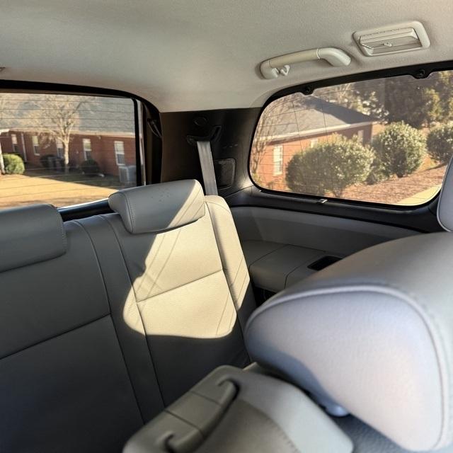 Toyota Sequoia  2010