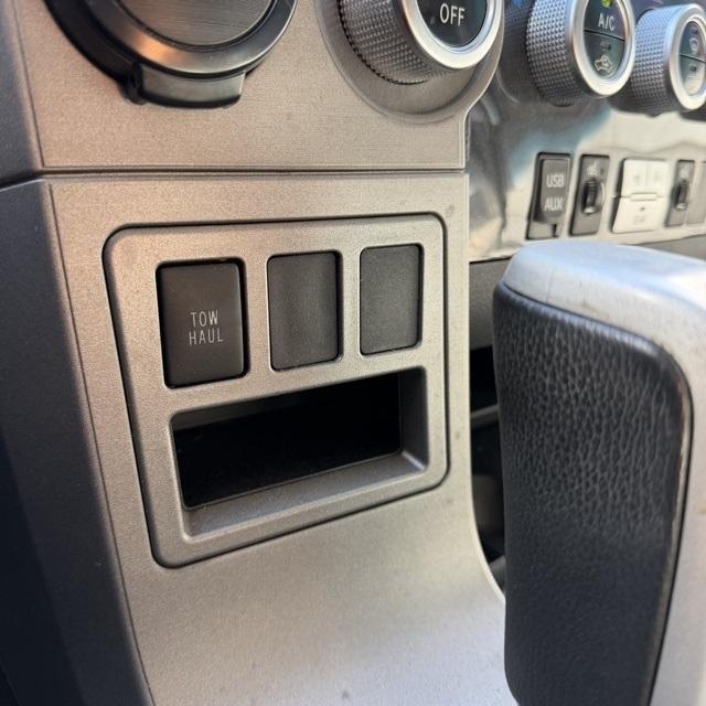 Toyota Sequoia  2010