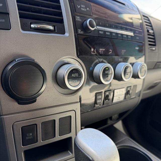 Toyota Sequoia  2010