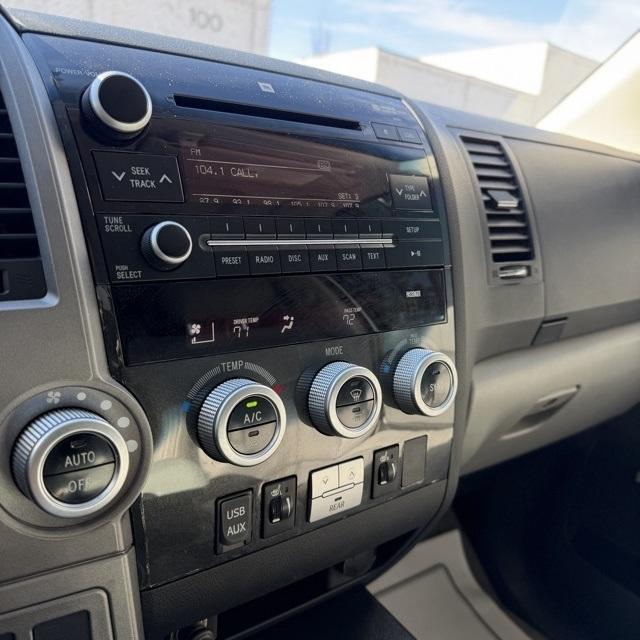 Toyota Sequoia  2010