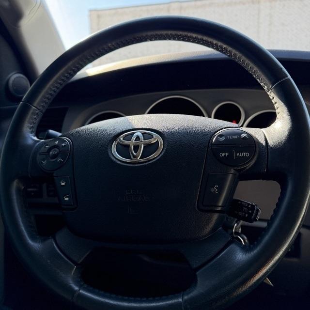 Toyota Sequoia  2010