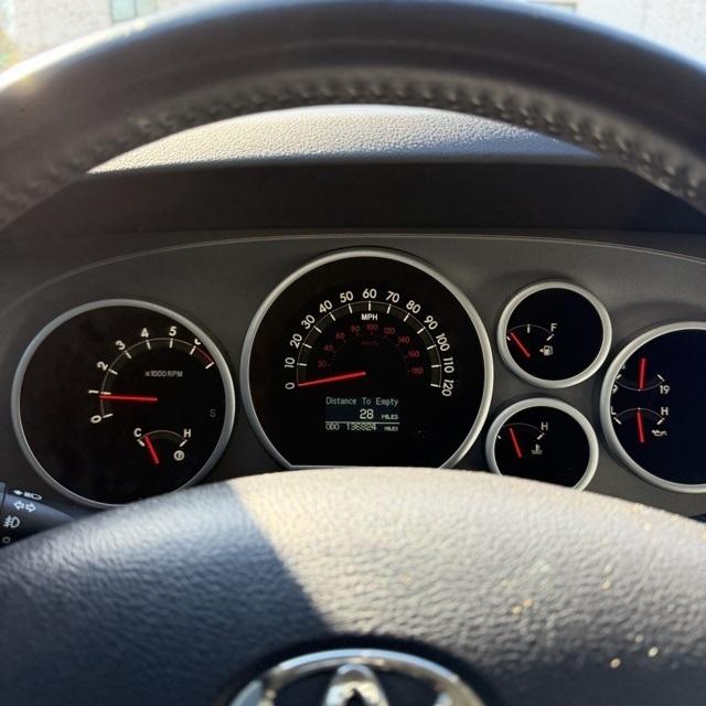 Toyota Sequoia  2010