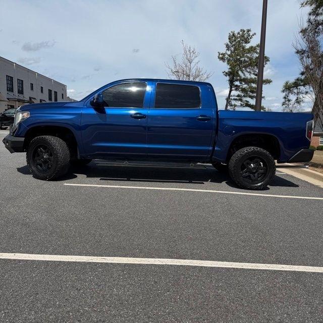 Toyota Tundra  2014