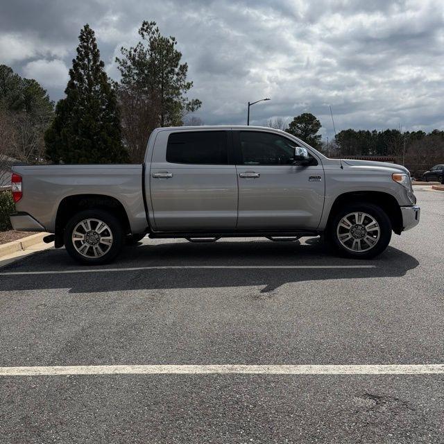 Toyota Tundra  2015