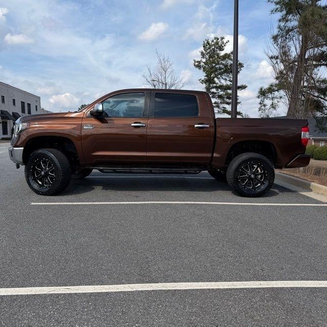 Toyota Tundra  2015