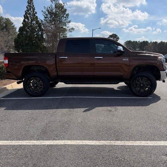 Toyota Tundra  2015