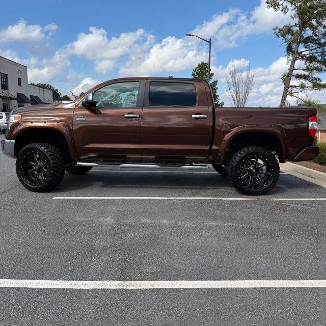 Toyota Tundra  2016