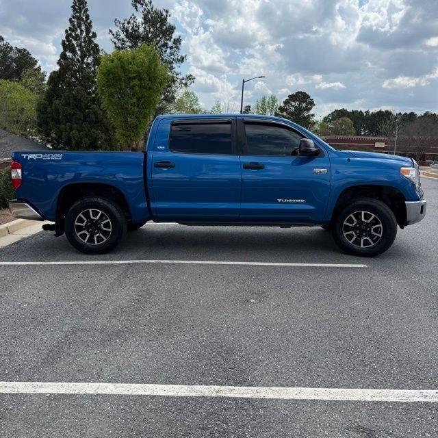 Toyota Tundra  2017