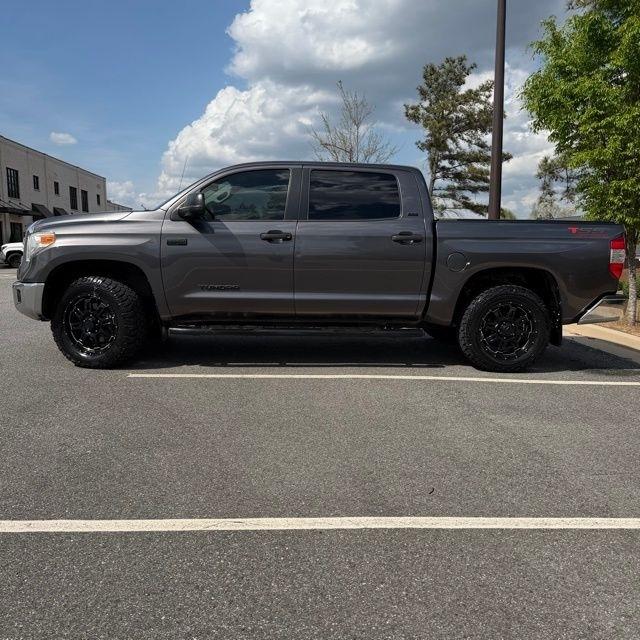 Toyota Tundra  2016