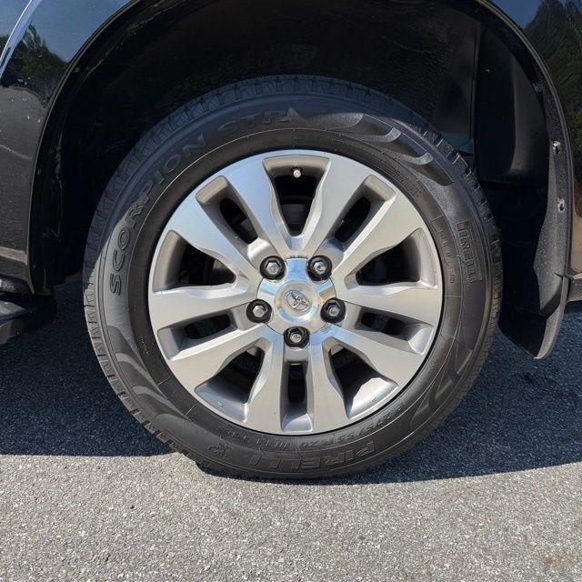 Toyota Sequoia  2011