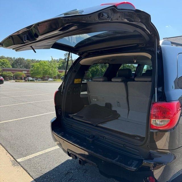 Toyota Sequoia  2011