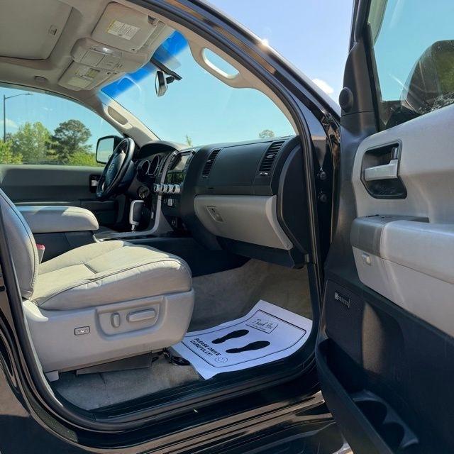 Toyota Sequoia  2011