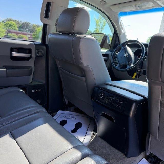 Toyota Sequoia  2011