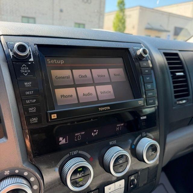 Toyota Sequoia  2011