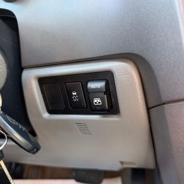 Toyota Sequoia  2011