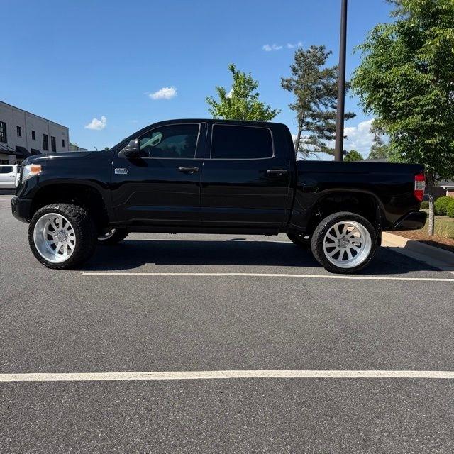 Toyota Tundra  2016