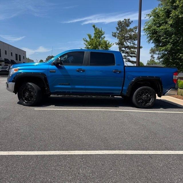 Toyota Tundra  2016