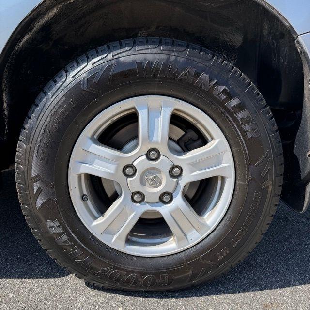 Toyota Sequoia  2011