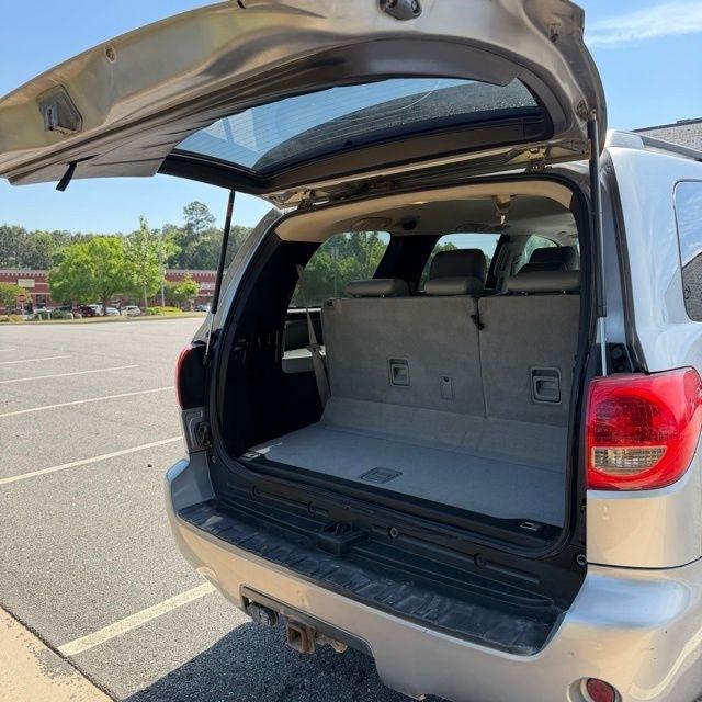 Toyota Sequoia  2011