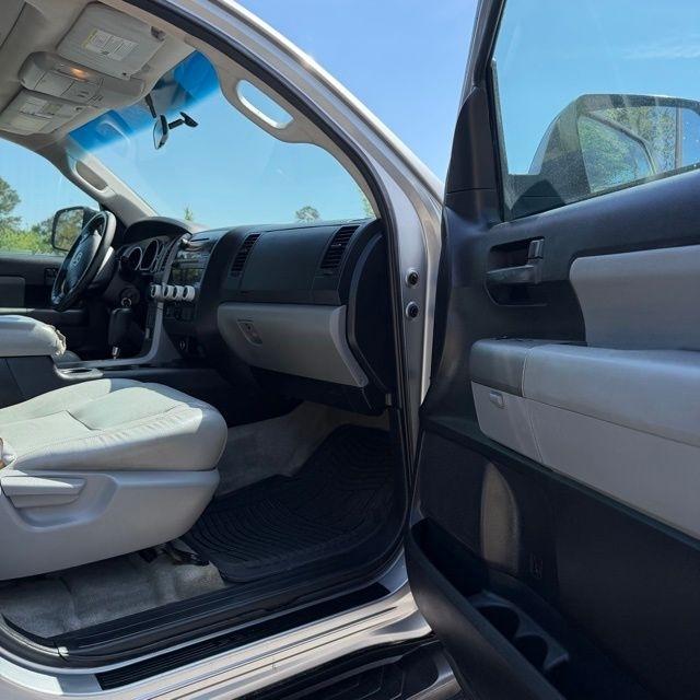 Toyota Sequoia  2011