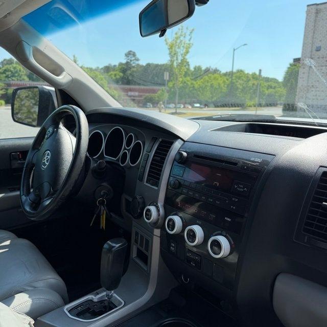 Toyota Sequoia  2011