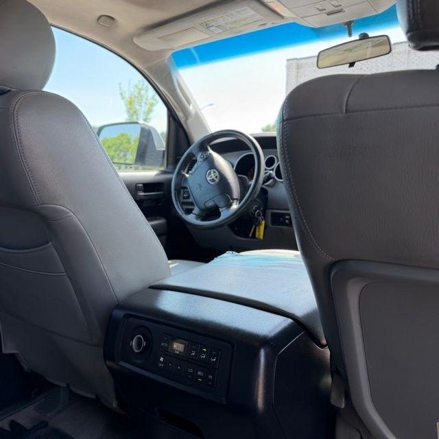 Toyota Sequoia  2011