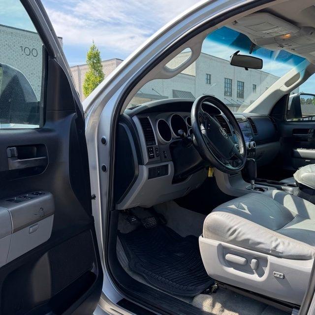 Toyota Sequoia  2011