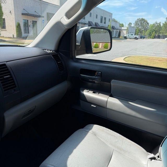 Toyota Sequoia  2011