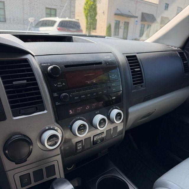 Toyota Sequoia  2011