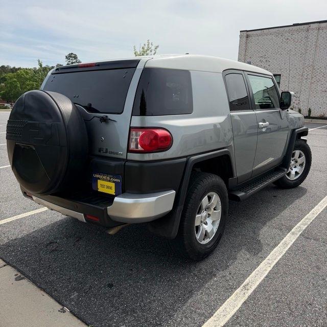 Toyota FJ Cruiser  2010