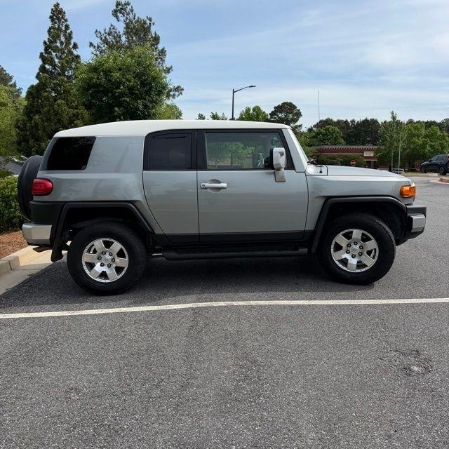 Toyota FJ Cruiser  2010