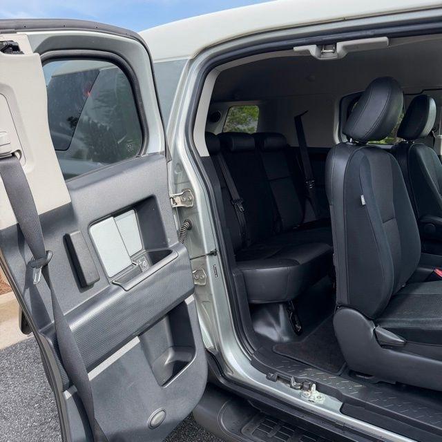Toyota FJ Cruiser  2010