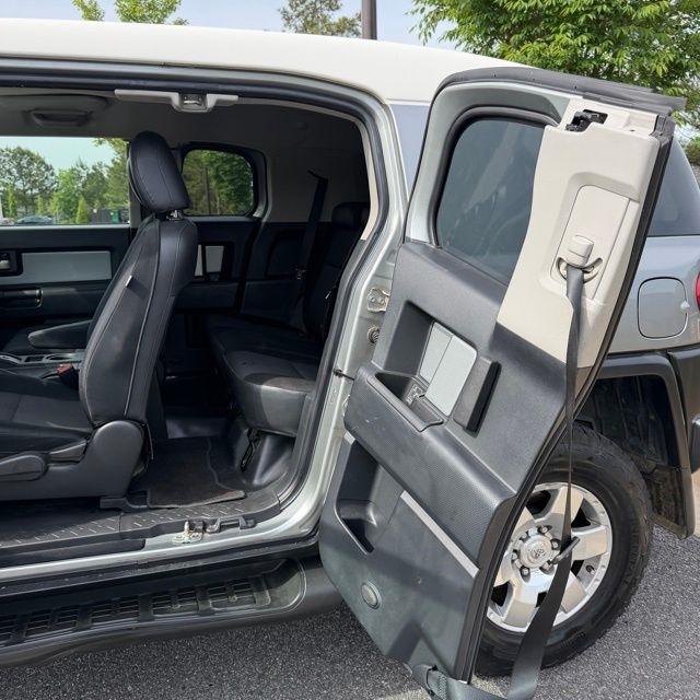 Toyota FJ Cruiser  2010