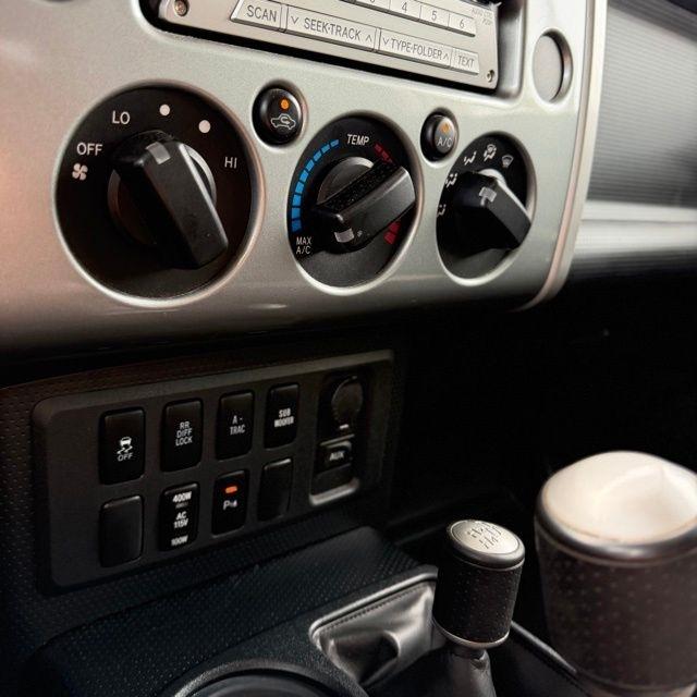 Toyota FJ Cruiser  2010